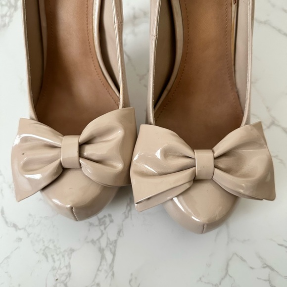 Elle | Platform Nude Bow Heels - Picture 4 of 11